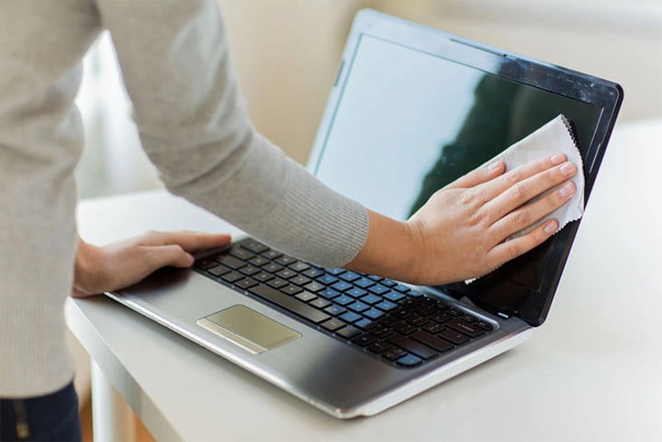 Cách làm sạch laptop an toàn